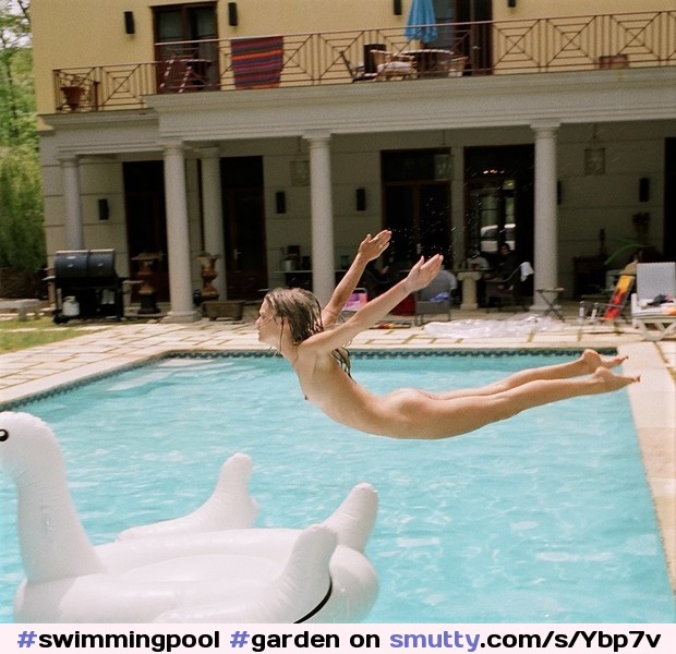 #swimmingpool#garden#youngswimmer#nudebathing#energeticdive