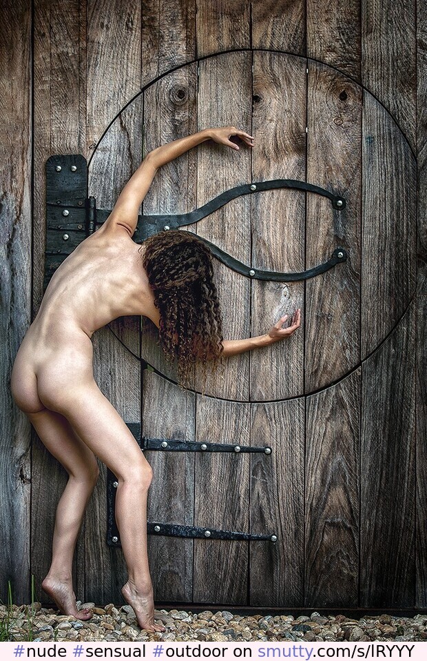 #nude #sensual #outdoor #ripped #muscular #back #bum #butt #tiptoes