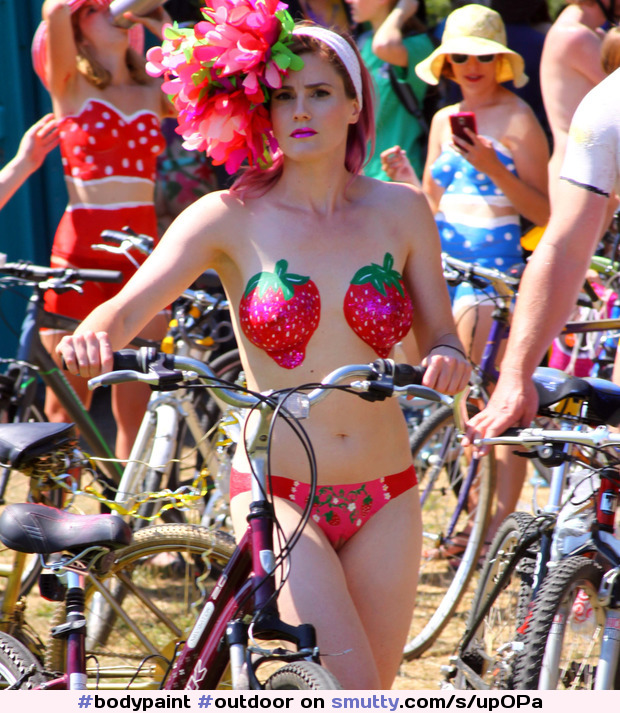 #bodypaint #outdoor #public #pale #readhead #freckles #strawberries #bicycle #cyclerotica