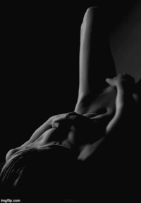 #sologirl#BlackAndWhite#gif#silhouette#hot#fingeringpussy#PussyRubbingGif#playingwithpussy#PlayingwithTits#orgasm