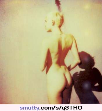 #MileyCyrus #celeb #nude #ass