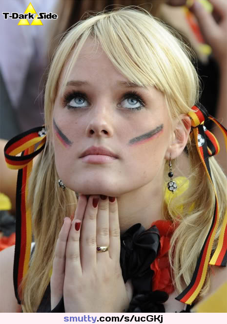#Germany
#foccus #portrait #blonde #WhoIsShe ?
#teenager #prettyeyes #beautiful
#realgirl #SoccerFan #unconsciouslyobserved !!!