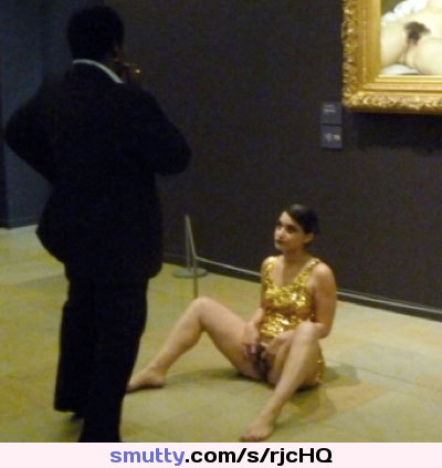 #museum #milomoire #vagina #spreadlegs #public #art #exposedpussy #exhibitionist