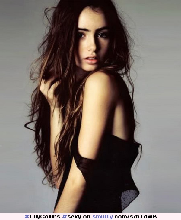Fuck #LilyCollins is #sexy!
#celeb #teen #hottie