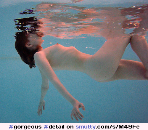 #gorgeous #detail #swimming #underwater #skinnydipping #pale #nicelegs #slim #slender #smalltits #ass #softlighting #photography