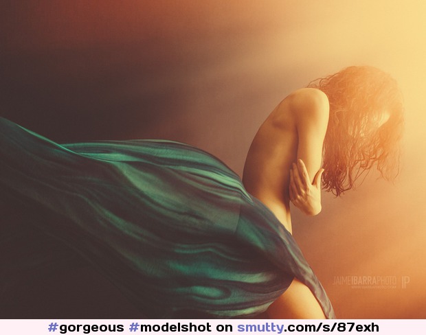 Jaime Ibarra #gorgeous #modelshot #erotic #photography #slim #slender #fabric #wind #slim #slender #flatstomach