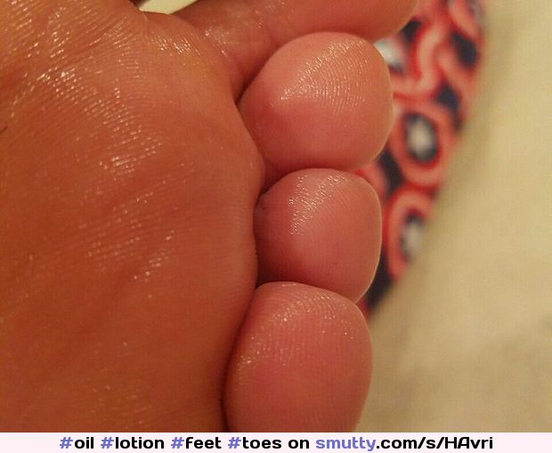 #oil #lotion #feet #toes #closeupfeet