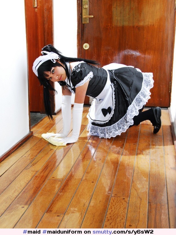 #maid #maiduniform #frenchmaid #frenchmaidoutfit #maidoutfit #kneeling #cleaning #asian #AsianHottie #asiangirl