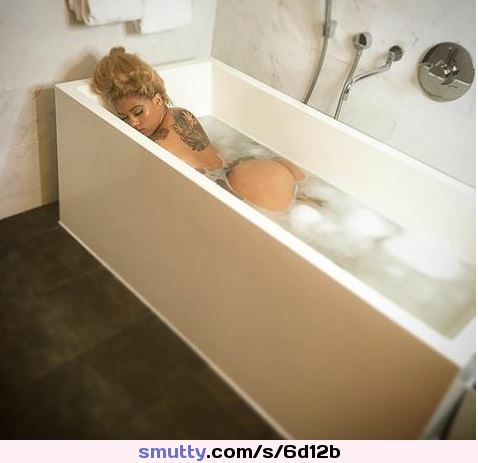 #hotlatinaass #hotlatinaamateur #bathtuberotica #mosterotic #underwaterbabes #sexysolobabes #sexy #hotgirls #nudebabes #homegrownlatina