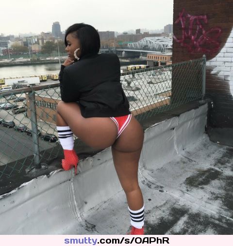 #sexysaturdays #ebony #ebonyass #booty #ass #thick #ebonyfreak #freaky #bootylicious #juicyass #rooftop #outdoors #twitterafterdark #mylife