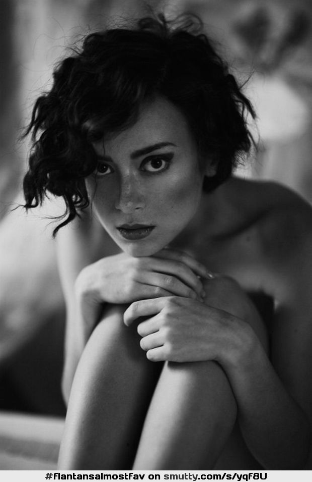 #teen #face #blackandwhite #beautiful #beauty #cute #pretty #brunette #young #eyes #legs #hands #naked #shorthair #perfect #photography #wow