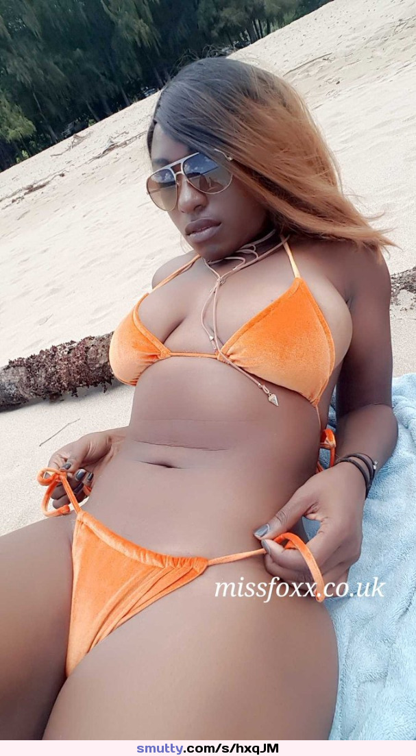 Missfoxx Ebony Babe Milf Glasses Sunglasses Nn Bikini Beach