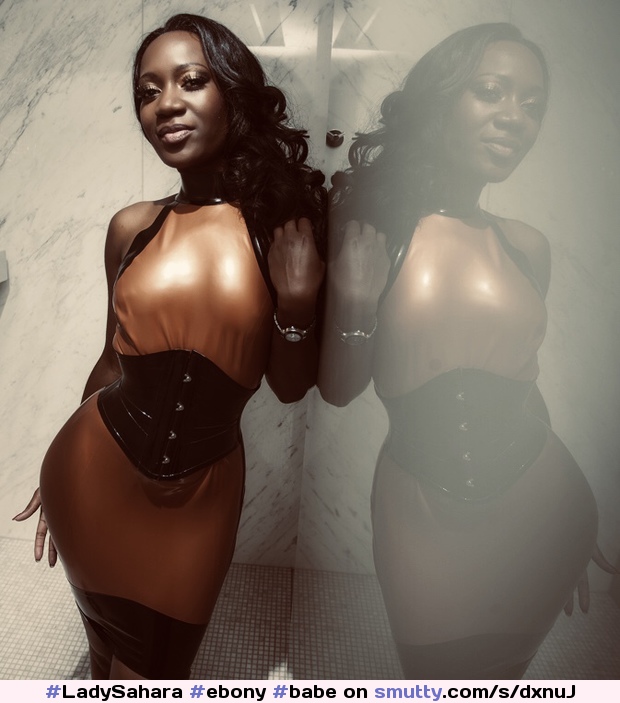 #LadySahara #ebony #babe #milf #mistress #goddess #BrownSugar #nn #fetishwear #latex #nicebody #curvy #mirror #sexy #erotic #seductive
