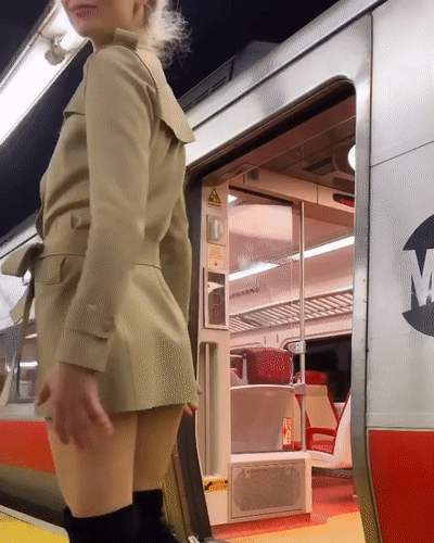 #PublicNudity#gif#train#boots#sexy#blonde#ass#hot#Beautiful#NakedUnderMyCoat#station