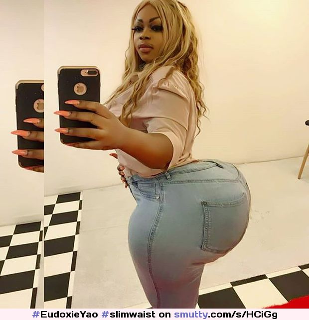 #EudoxieYao #slimwaist #thinwaist #african #perfectbody #tightpants #hugeass #booty #selfshot