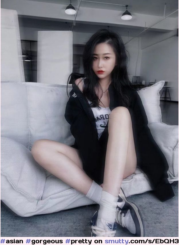 #asian #gorgeous #pretty #cute #hot #socks #mistress #queen #wifematerial #legs #nonnude
