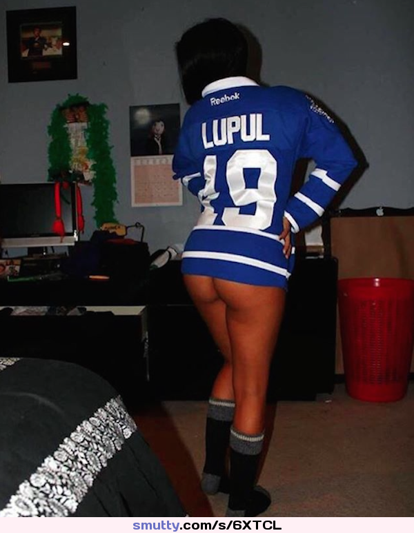 #sexy #hockey #jersey #mapleleafs #socks #ass
