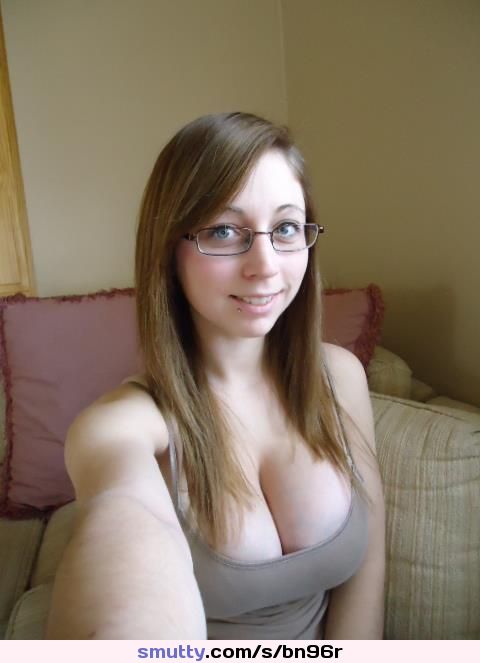 #amateur #selfie #selfshot #teen #prettyface #glasses #bigboobs bigtits  #hottie #cute