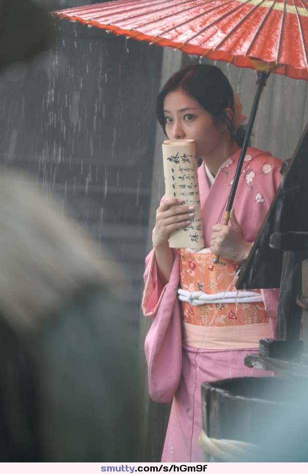#asian #Japanese #japanesegirlsrule #classic #traditional #kimono #umbrella #InTheRain #outside #beautifulgirl #dreamgirl