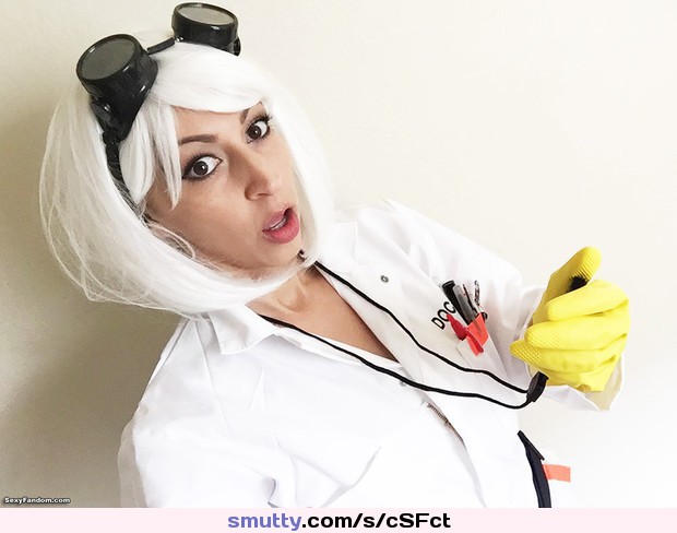 Geek Piñata's Funny Female Doc Brown Back to the Future Cosplay