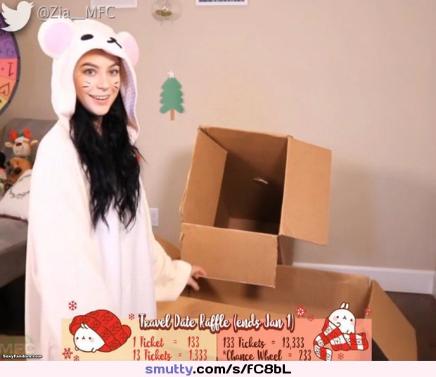 Zia_xo Makes Building A Christmas Fort Cute And Sexy