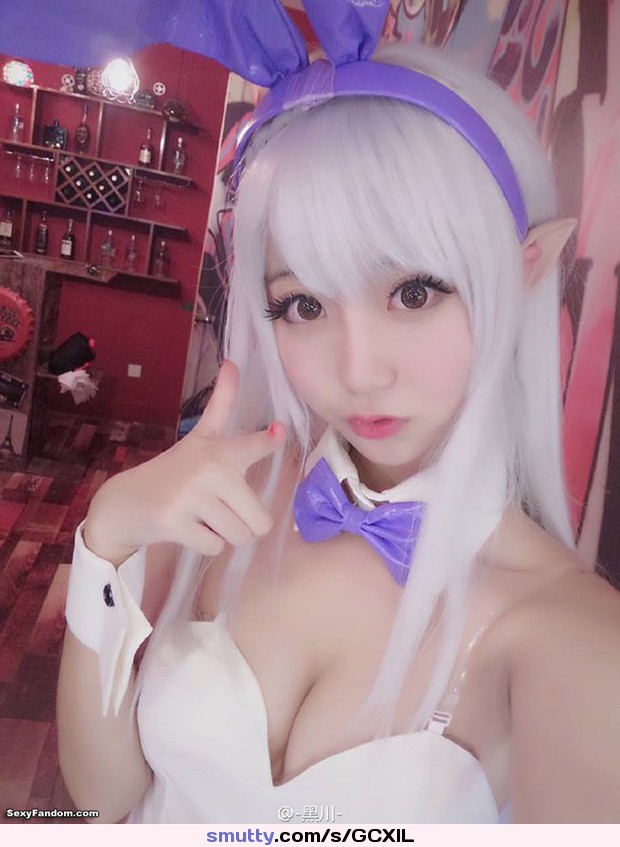 Emilia Cosplay Hopping Into The Limelight