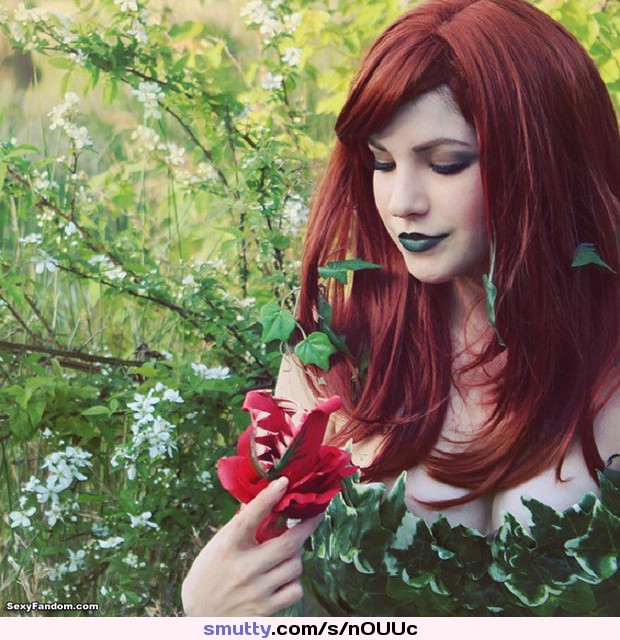 Toxic Beauty: Avant Geek's Poison Ivy Cosplay