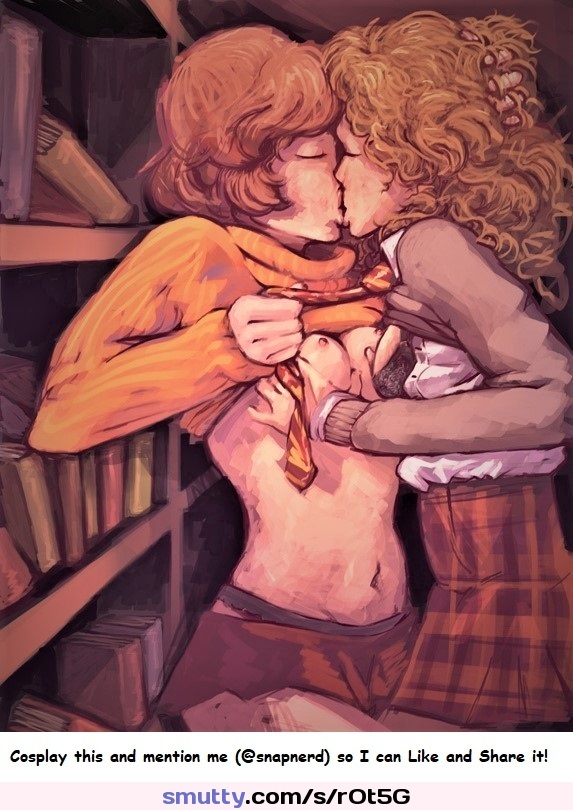 #cosplay #crossover #lesbian #velma #hermione #scoobydoo #harrypotter #kiss...