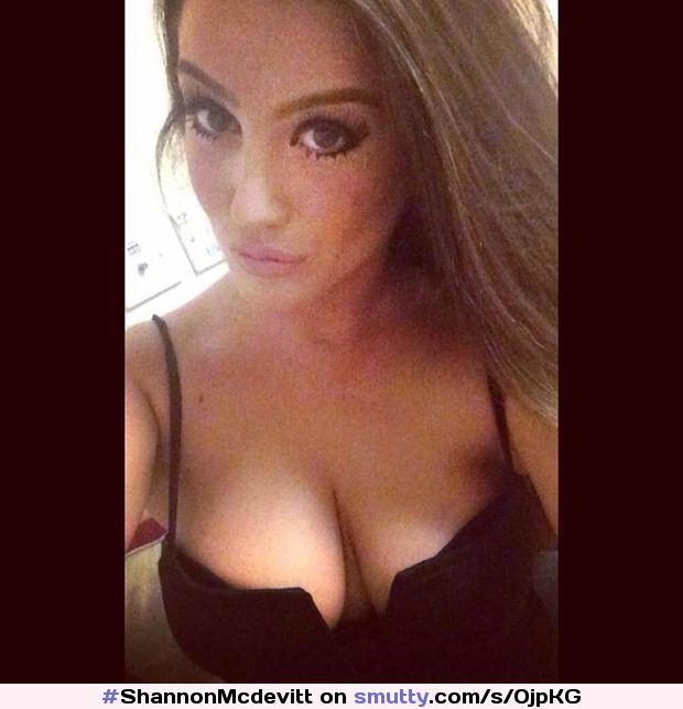#ShannonMcdevitt #selfie #sexy #slut #pout #sexyface #nicetits #tits #boobs #bigtits #bigboobs #tease #nobra  #showoff #hot #teen