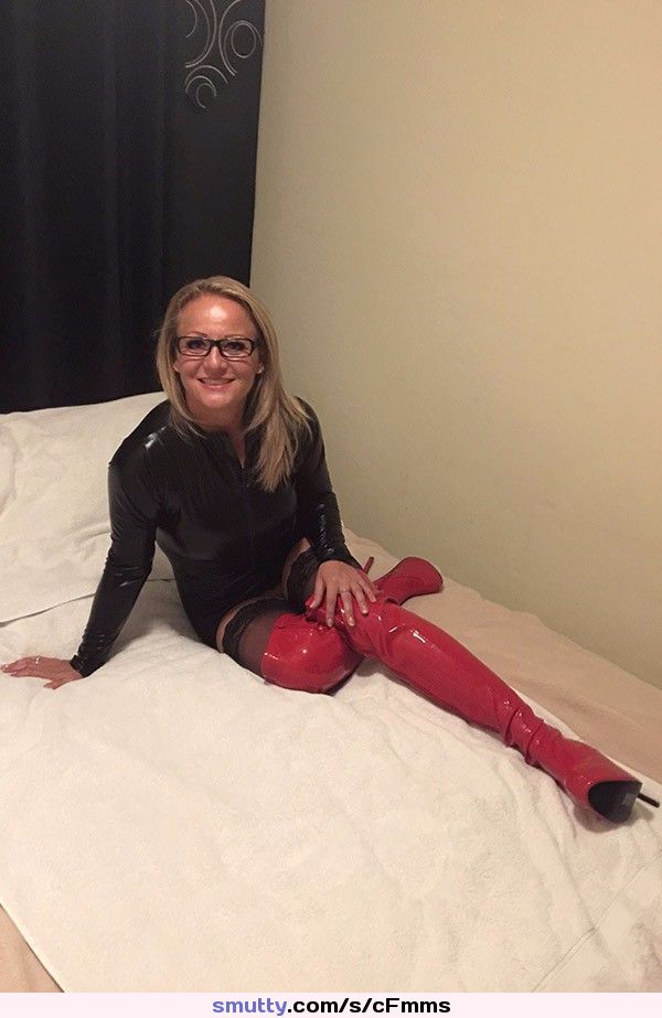 #blonde #milf #amateur #boots #thighhighboots #latexboots #latexdress #stockings #holdups #glasses