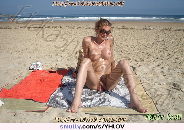@taiaka #MaleneTurati #shemaledick #xxldick #xxlcock #shemalecock #bigdickshemale #outdoors #baldcock #chickswithdicks #BeachBabe #penisout