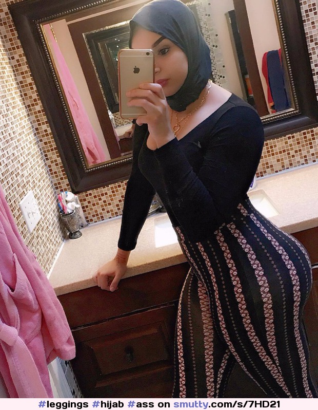 Hot hijab ass in leggings. #leggings #hijab #ass #public #muslim