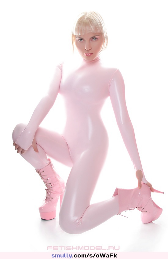 #latex #catsuit #pink #russian #highheels #plateaus #slimwaist #nicebody #nicelegs #fuckable #cutegirl #shorthair