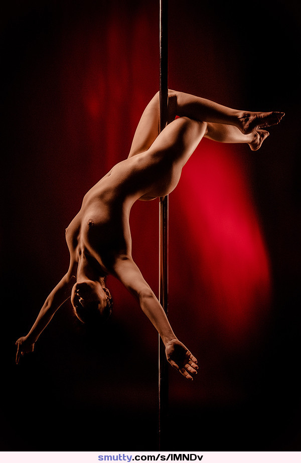 #poledancer#poledancing#stripper#acrobatic#acrobatics#acrobat#gymnast#balance#fit#fitbody#art#artistic#artnude#lightandshadow#photography