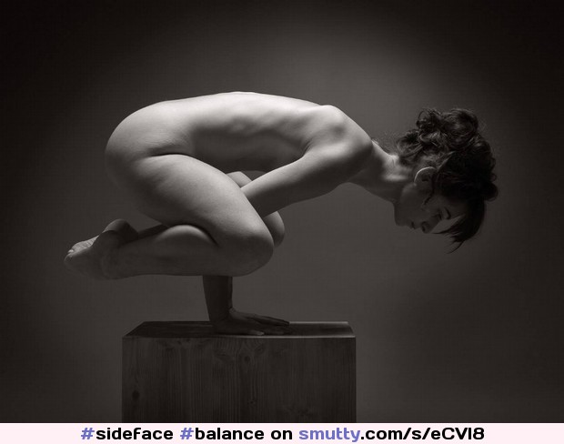 #balance#sideprofile#brunette#sepia#monochrome#art#artistic#artnude#lightandshadow#cube#box#fit#fitbody#skinny#slim#slimbody#hottie#SexyBabe